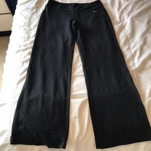 Nike dri-fit yoga pants sz M well loved